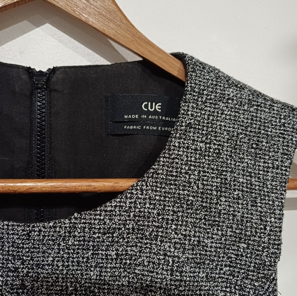 Cue 6 black and white professional top - Picture 2 of 5